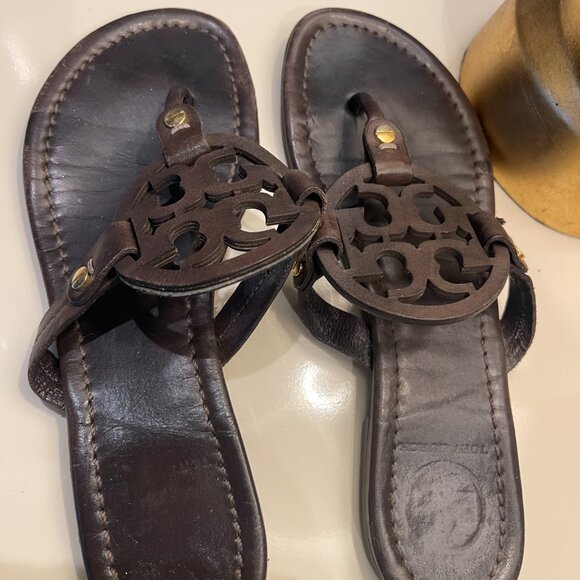 Tory Burch MILLER PATENT SANDAL Color Coconut size 7 - Picture 4 of 6